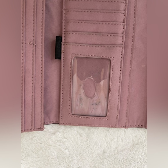 Liz Claiborne Wallet - Picture 6 of 6